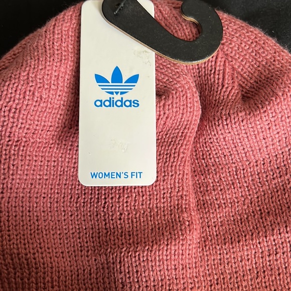 π ππ¨π¬π ππ’ππ€ π Womenβs pink Adidas Trefoil Beanie ~ New With Tags! - Picture 3 of 4